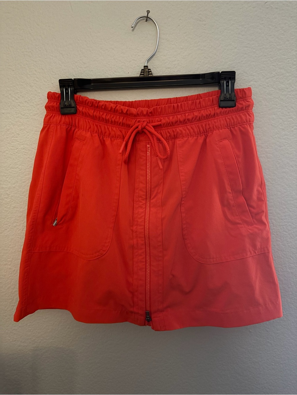 Orange/Red Athleta women’s skort  Golf or Pickleball